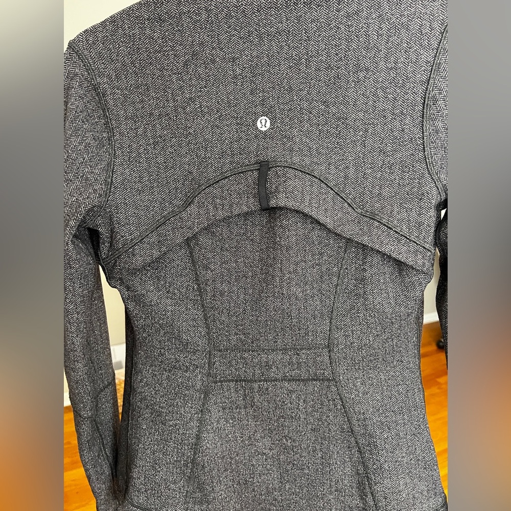 Lululemon Define - image 5